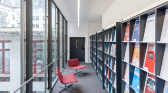 TGS Architekten Bibliothek Hochschule Wirtschaft Luzern Bücherregal