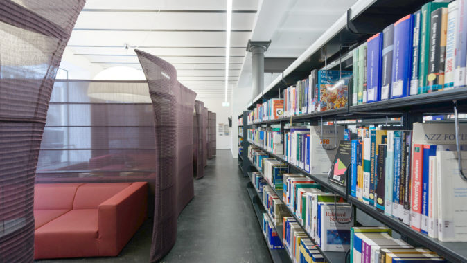 TGS Architekten Bibliothek Hochschule Wirtschaft Luzern Raumtrenner